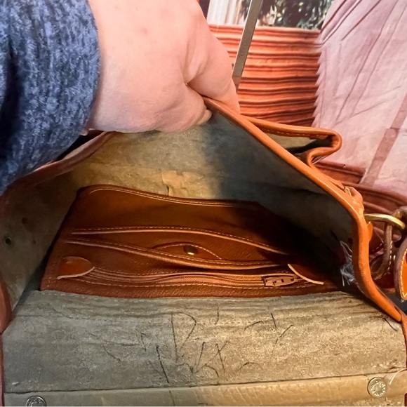 Y2K Dooney & Bourke Tan and Orange Saddle Crossbody Bag, buckle close, charm - Picture 16 of 17